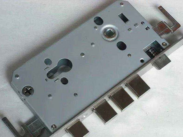 凤翔24小时上门开锁公司